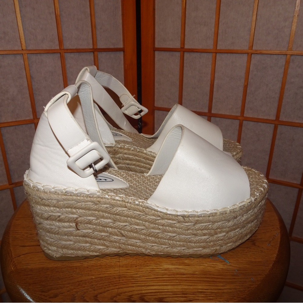 White Wedges